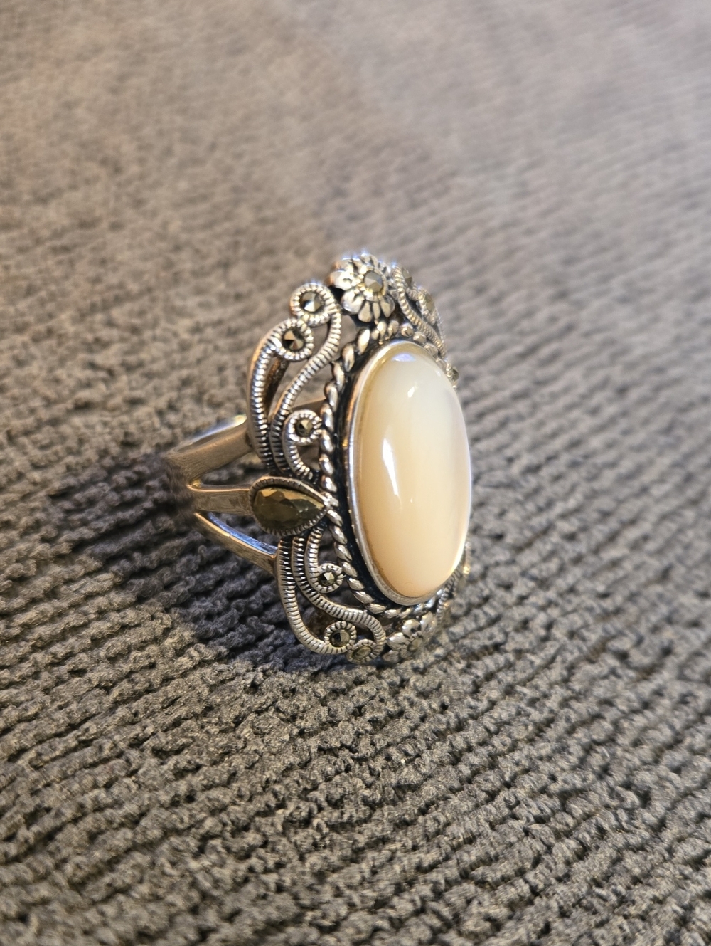 Sterling Silver Filigree Ring with Cream Oval Stone